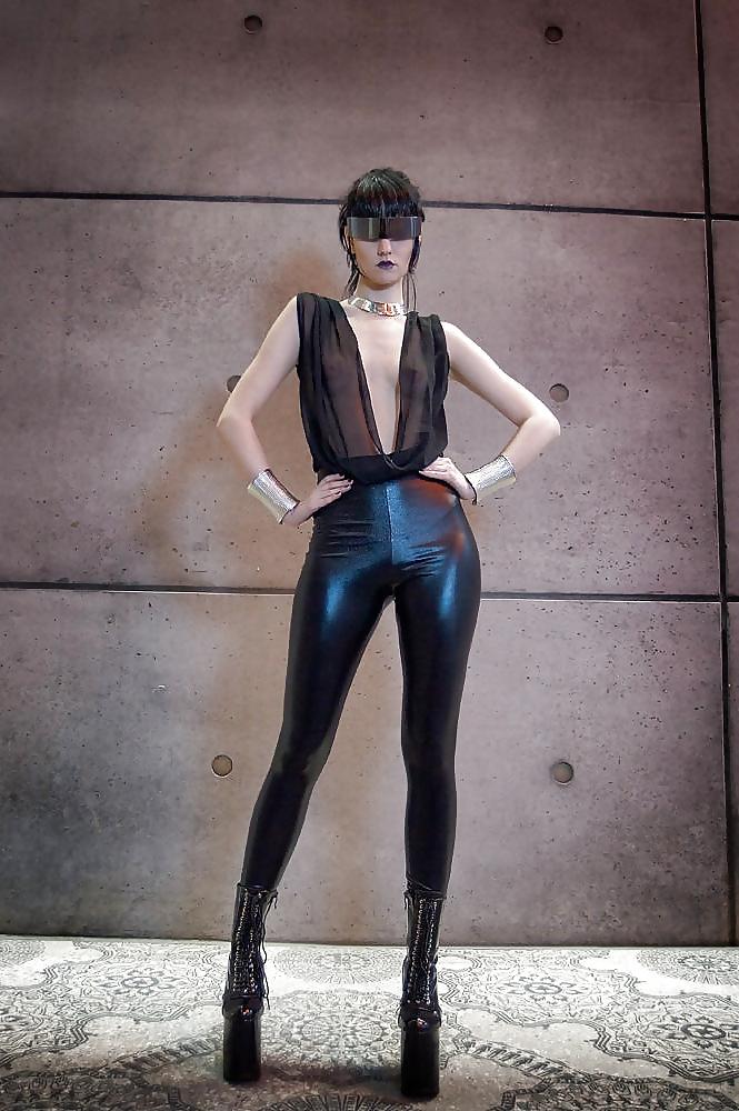 25P Glänzende & Wetlook-Leggings 2