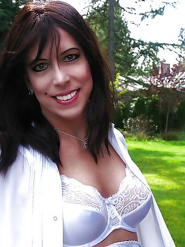 25P Women in Bras and or Panties