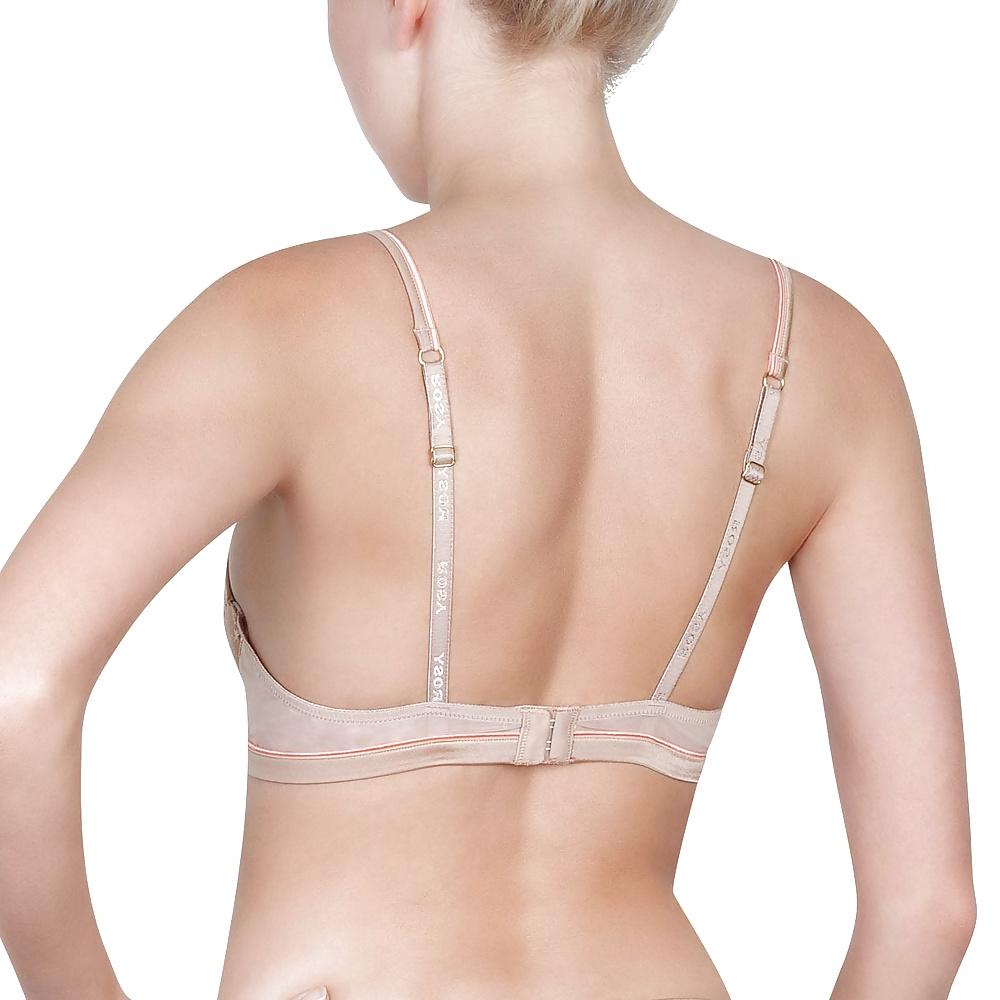 25P Women in Bras and or Panties
