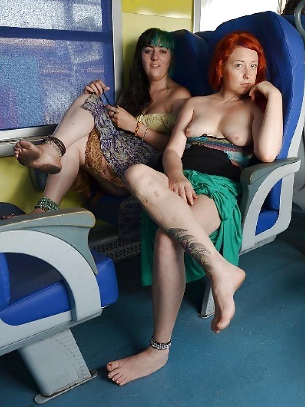 8P Barefooter nude public 03