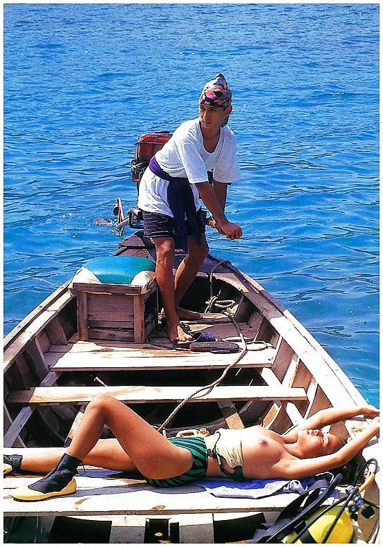 25P Thai couple enjoying their vacation
