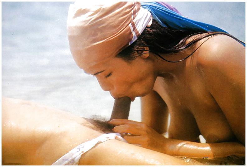 25P Thai couple enjoying their vacation