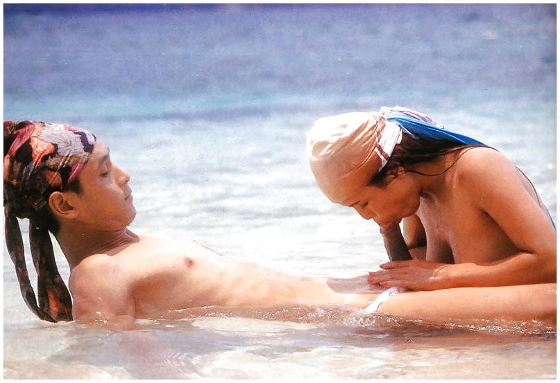 25P Thai couple enjoying their vacation