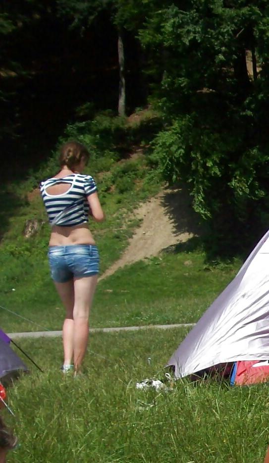 25P Spy picnic and forest old + young romanian