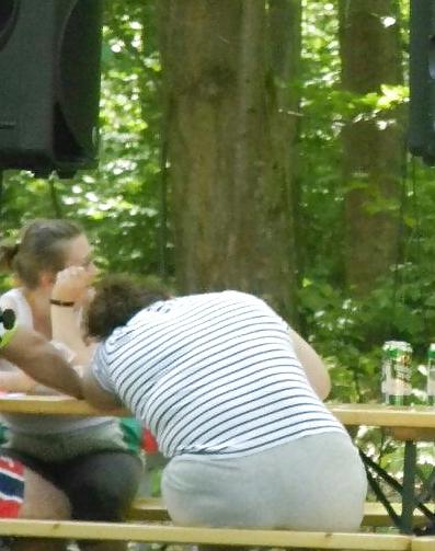 25P Spy picnic and forest old + young romanian