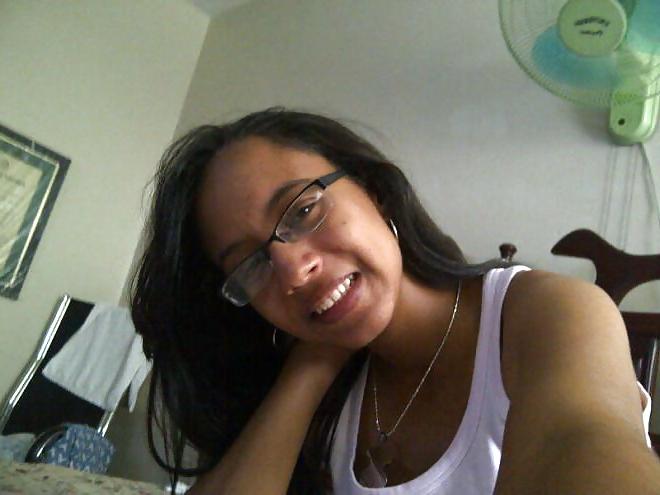 24P Dominican: Vanessa selfies