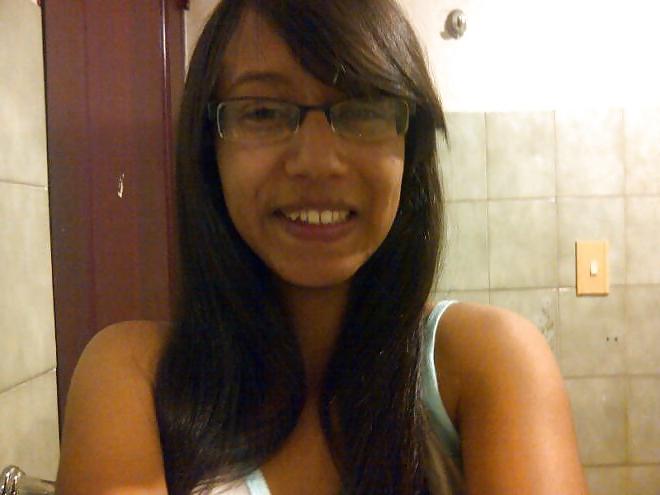 24P Dominican: Vanessa selfies