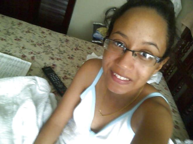 24P Dominican: Vanessa selfies