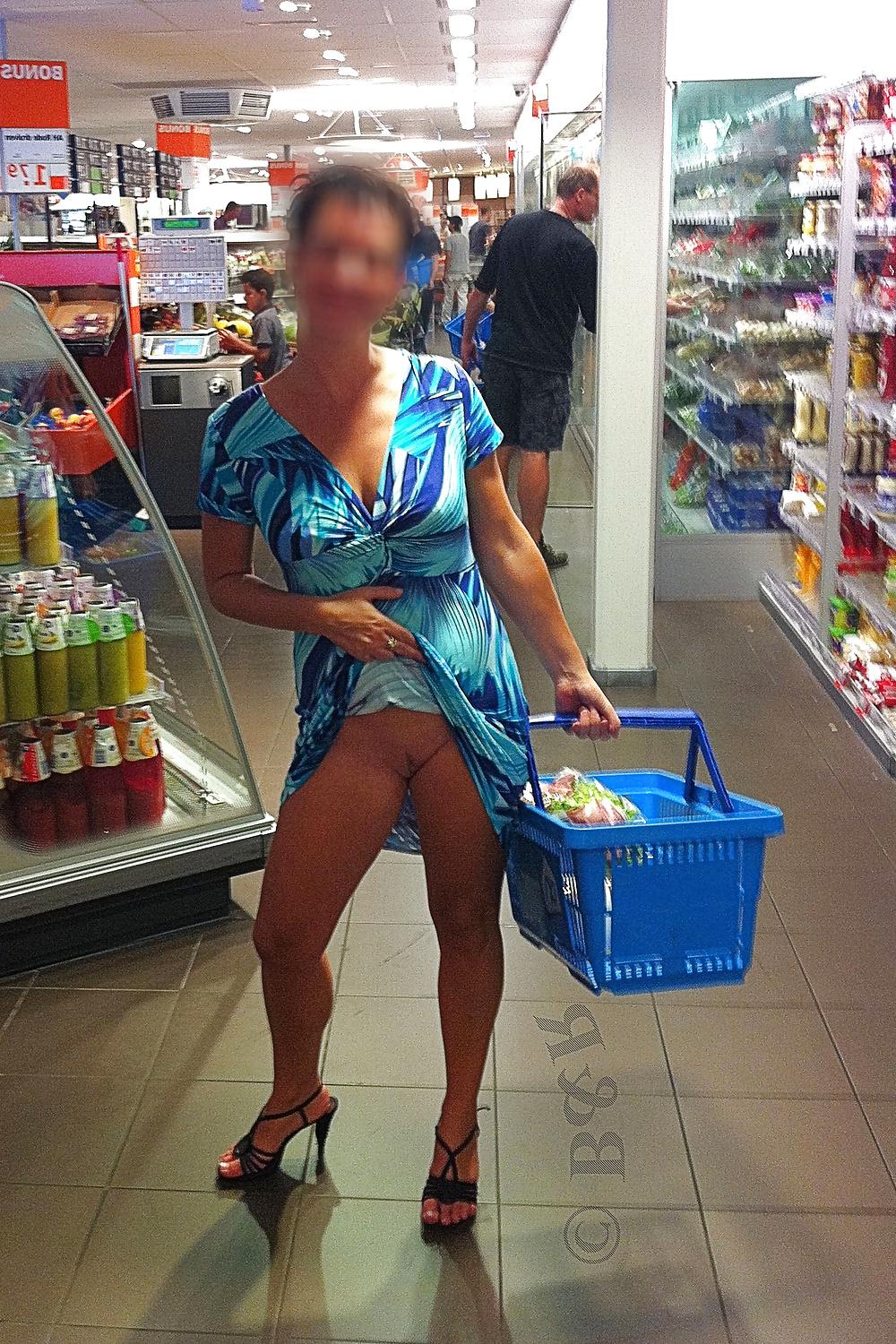 11P Dutch Milf Flashing All over (Holland) 2