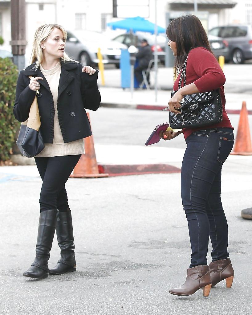 25P Let's Jerk Off Over ... Mindy Kaling (Desi Actress)