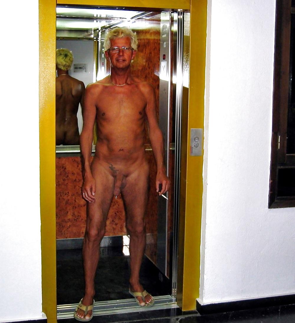 8P Buck naked and publicly in the hotel