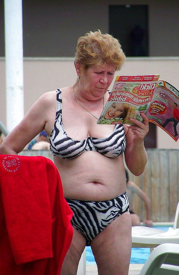 19P Spy big mature beach summer romanian