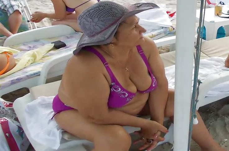 19P Spy big mature beach summer romanian