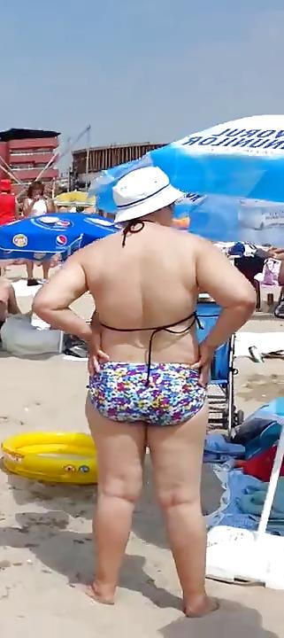 19P Spy big mature beach summer romanian