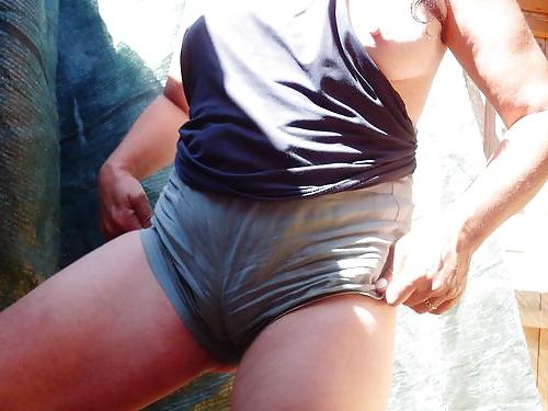 25P Fotze frisst Hose - Cameltoe