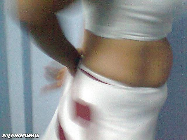 25P Andhra housewife navel boob show 10