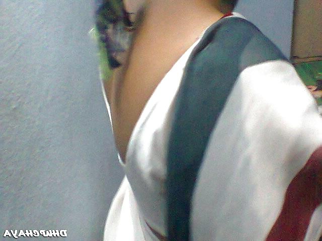 25P Andhra housewife navel boob show 10