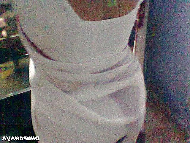 25P Andhra housewife navel boob show 10