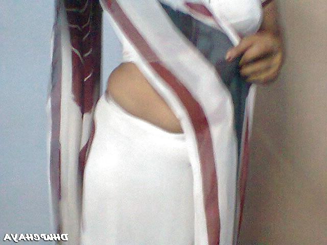 25P Andhra housewife navel boob show 10