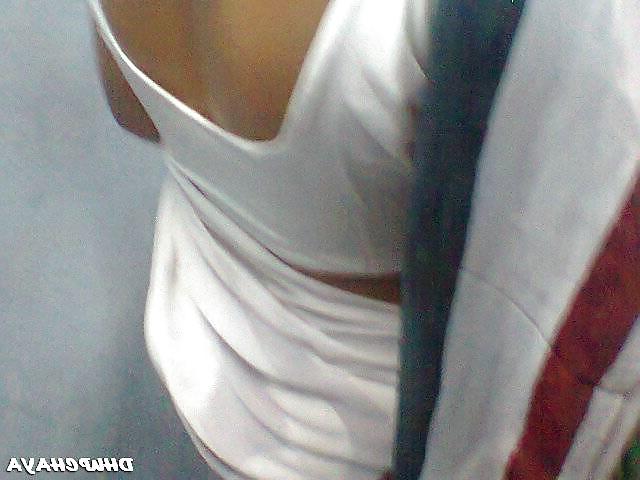 25P Andhra housewife navel boob show 10