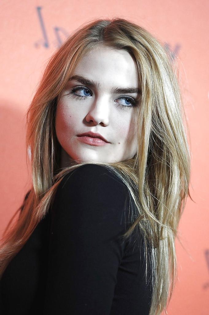 25P Let's Jerk Off Over ... Maddie Hasson (ABC's Twisted)