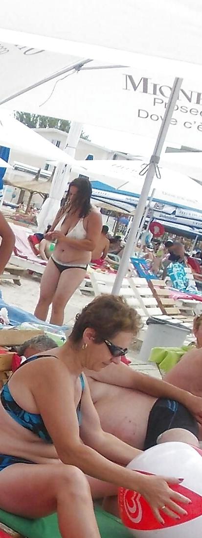22P Spy mature beach summer romanian
