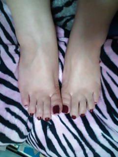 7P YUM YUM'S DARK RED TOE NAILS
