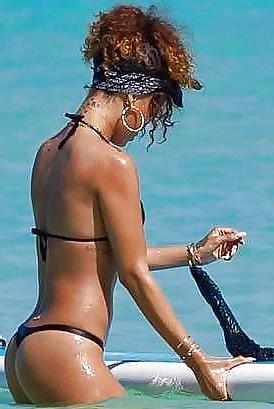 25P Let's Jerk Off Over.. Rihanna Ass ( Enjoy and comment )