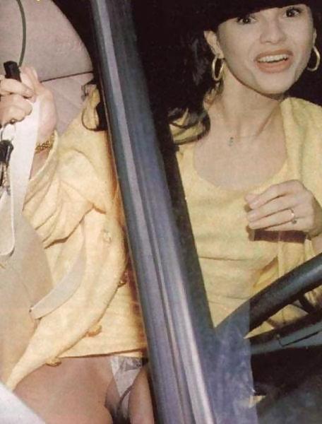 25P Upskirt Car 3