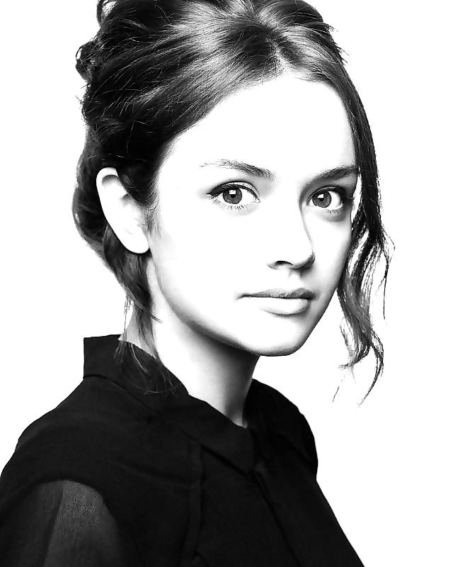 20P Let's Jerk Off Over ... Olivia Cooke (Bates Motel)