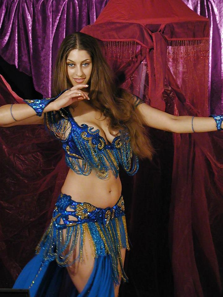 7P Sadie Marquardt Belly Dancer