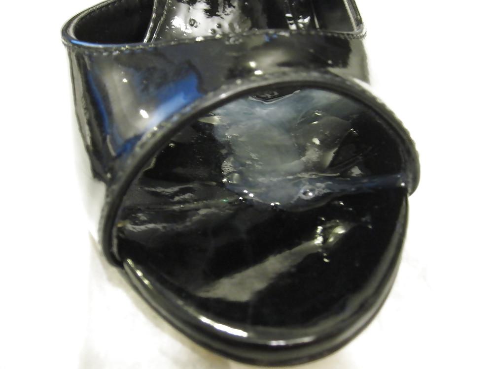 9P Elle Peep Toe Heels Cummed