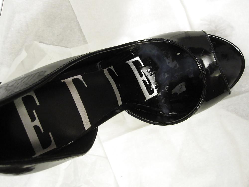 9P Elle Peep Toe Heels Cummed