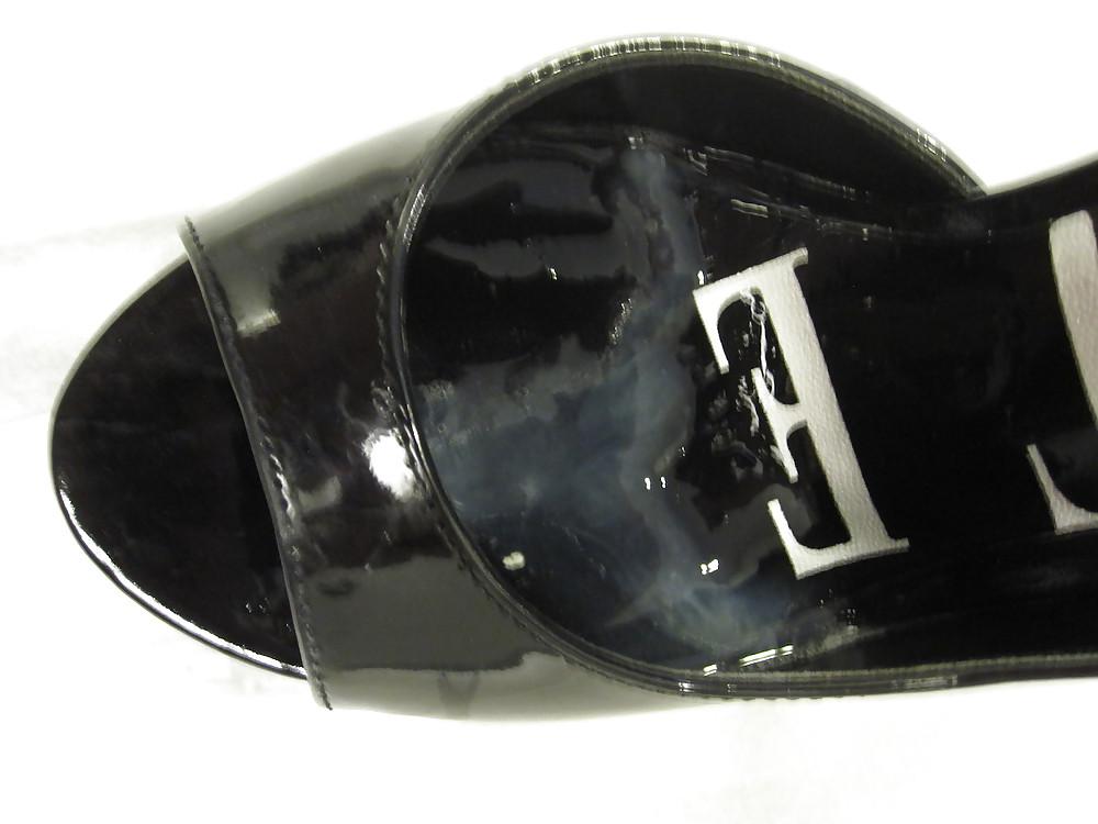 9P Elle Peep Toe Heels Cummed