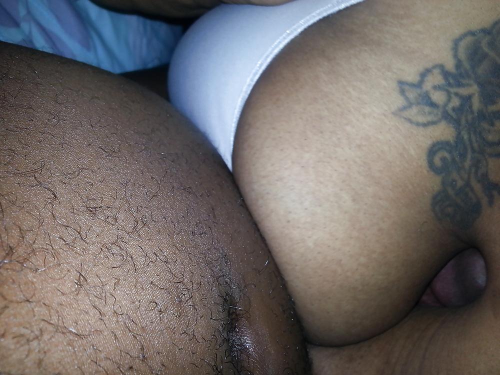 24P Black granny giving mouth all over