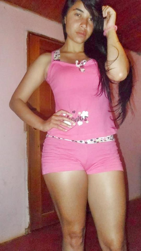 25P LATINAS  HOT EN SHORTS