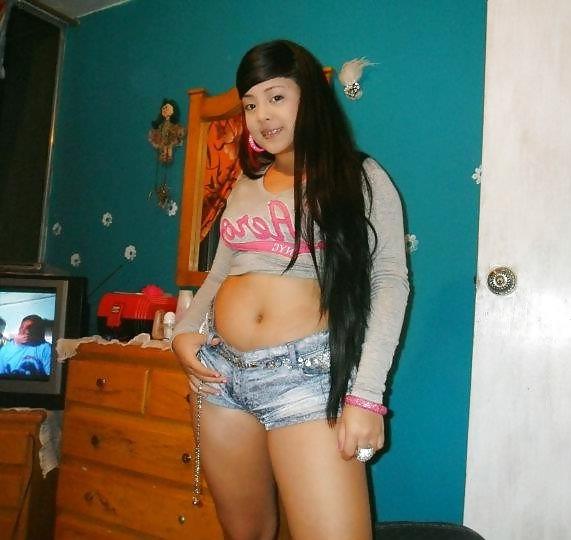 25P LATINAS  HOT EN SHORTS