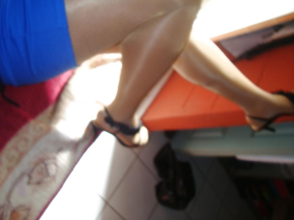 23P Super shiny and sexy legs in pantyhose