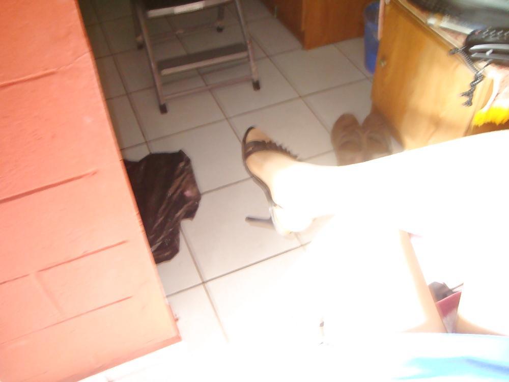 23P Super shiny and sexy legs in pantyhose