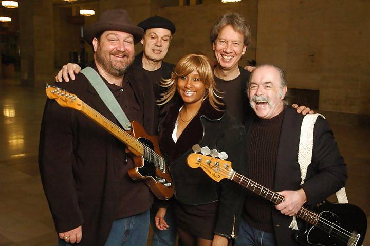 15P Let's Jerk Off Over ... Lisa Chavous (Blues Singer) 
