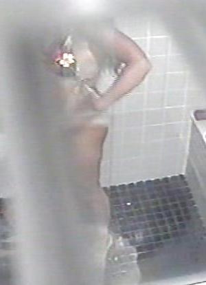 25P Shower Voyeur - Bikini Strip