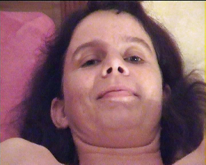 18P Bettina show her pussy