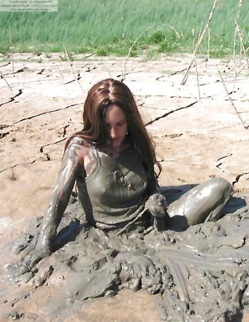 25P Wet, messy and muddy girls