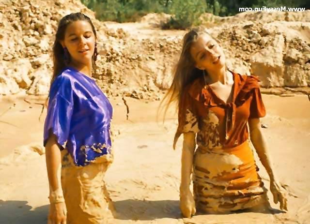 25P Wet, messy and muddy girls