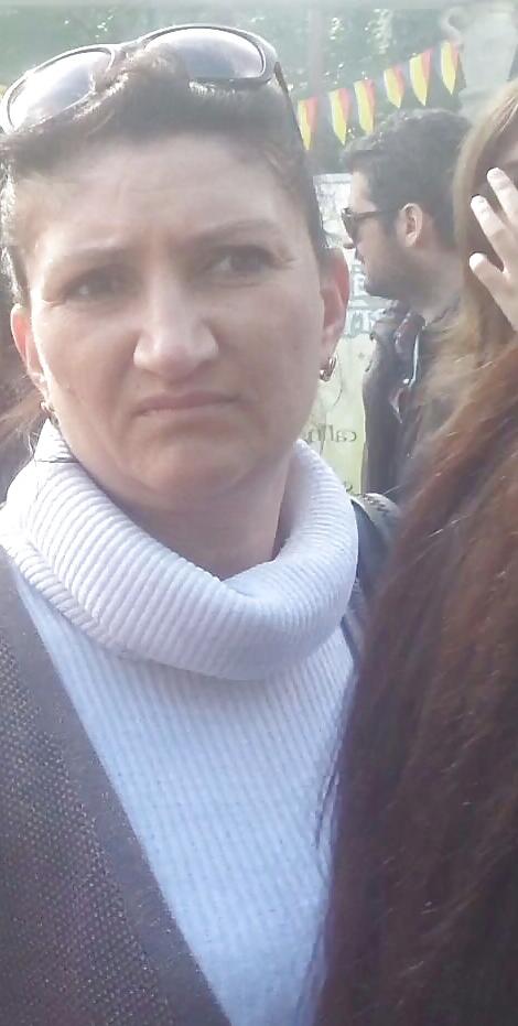 25P Spy mature face, feet and boobs romanian