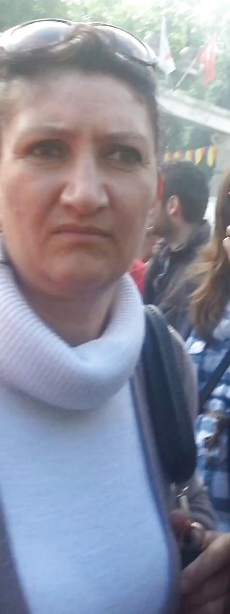 25P Spy mature face, feet and boobs romanian