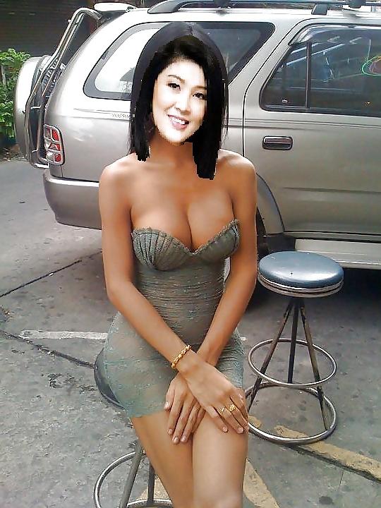 17P Thai Minister Yingluck