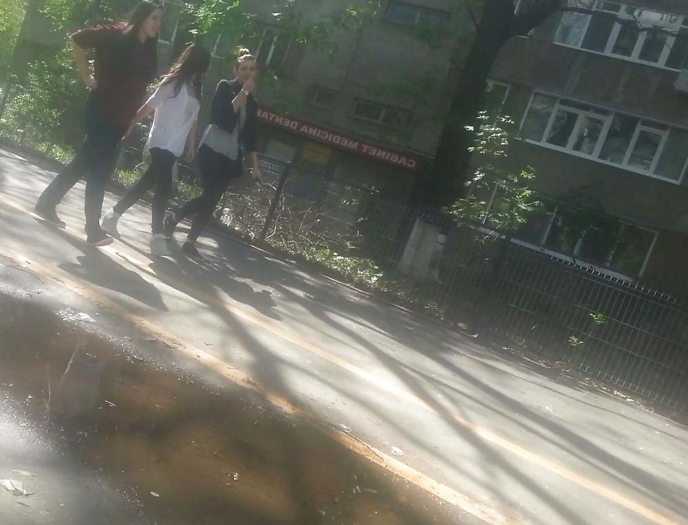 22P Spy old + young street romanian