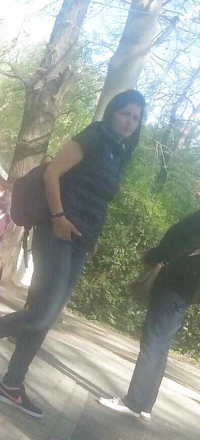 22P Spy old + young street romanian