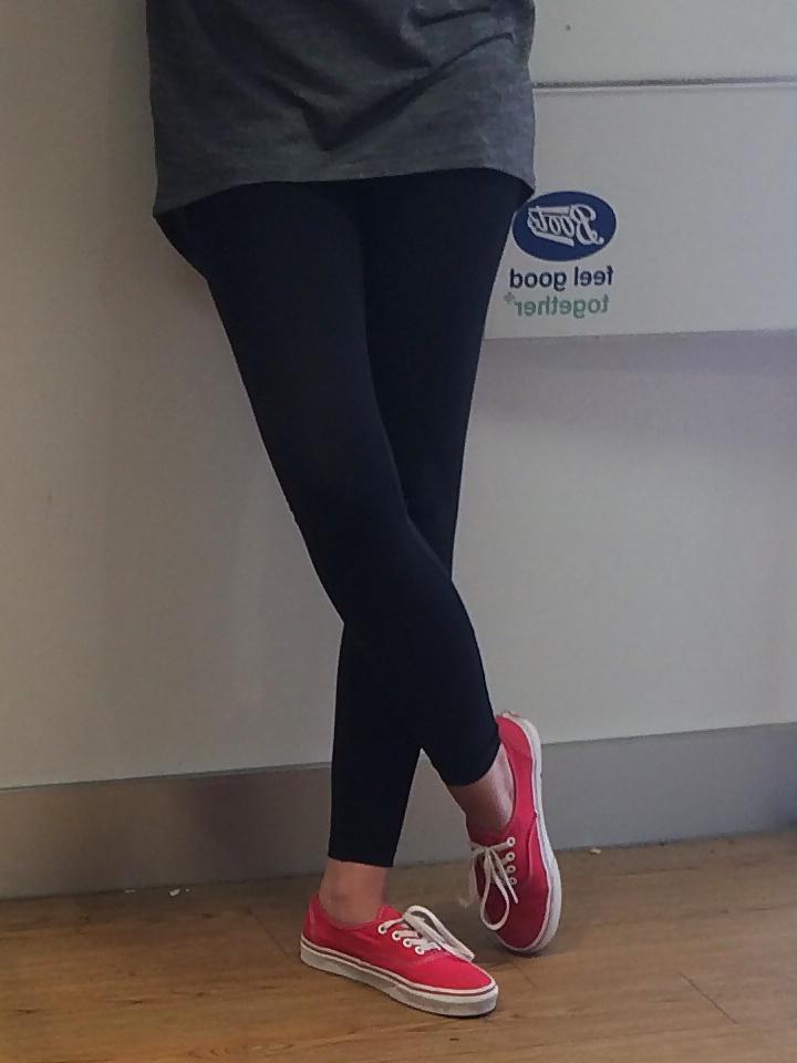 14P Legs, tits and ass I wank over